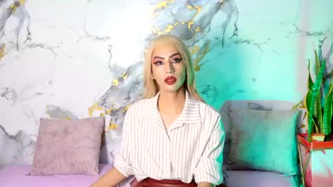 briana_white online show from July 31, 6:35 pm