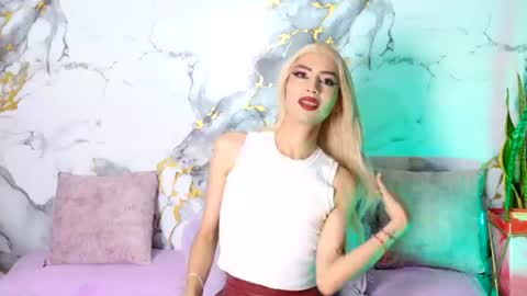 briana_white online show from August 1, 5:41 pm