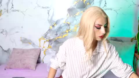 briana_white online show from August 3, 4:58 pm