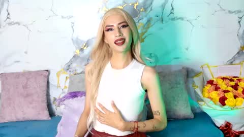 briana_white online show from August 7, 4:40 pm