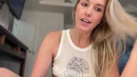 Long legstight pussyperky titties need I say more online show from July 31, 8:14 pm