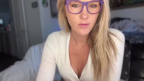 Long legstight pussyperky titties need I say more online show from August 6, 10:42 pm