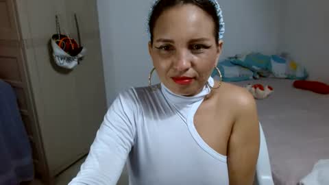 brida_angela29 online show from August 12, 7:00 am