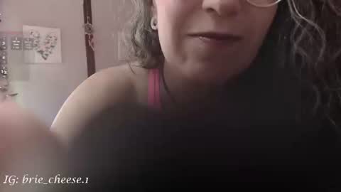 Brie  online show from August 3, 3:30 pm