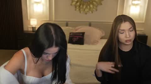 Diamonds Girls online show from August 13, 9:45 am