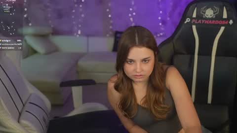 Diamonds Girls online show from August 14, 8:45 pm