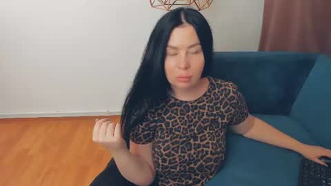 brilliantegirl_ online show from August 6, 4:28 pm