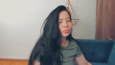 brilliantegirl_ online show from August 9, 4:30 pm
