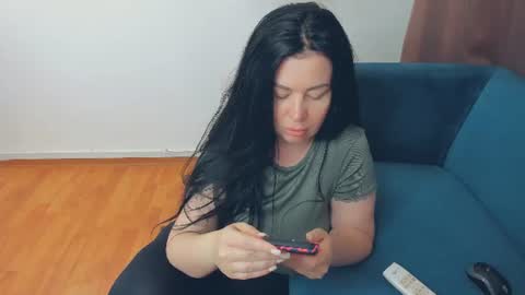 brilliantegirl_ online show from August 11, 11:23 am