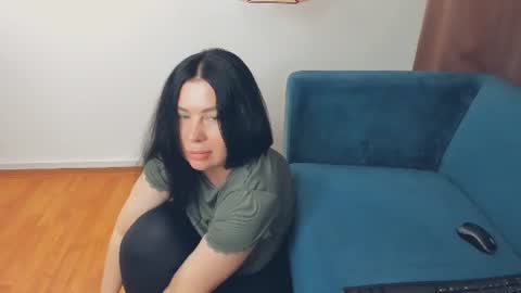 brilliantegirl_ online show from August 12, 7:05 pm