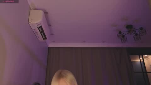brilliantmichelle online show from March 3, 7:11 pm