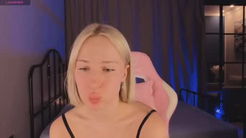 brilliantmichelle online show from March 9, 9:55 pm