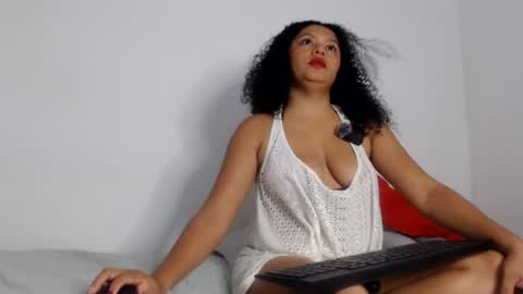 brisaluna online show from August 12, 9:22 am
