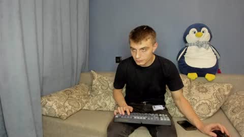 bristlebback online show from August 11, 6:43 pm