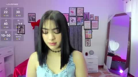 britannie_ online show from August 6, 12:37 pm