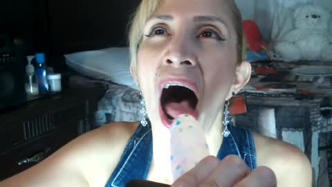 brithany hunt online show from July 18, 8:54 pm
