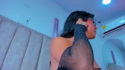brithanyparker_ online show from August 5, 10:02 am