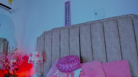 brithanyparker_ online show from August 6, 6:01 am
