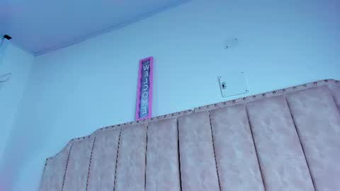 brithanyparker_ online show from August 7, 10:04 am