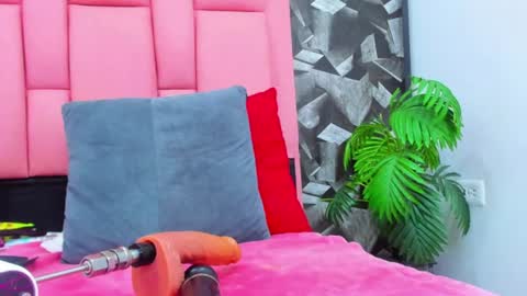 brithanyslim online show from August 5, 9:13 pm