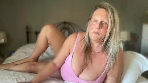 British Bella online show from August 5, 1:42 pm