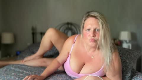 British Bella online show from August 17, 10:42 am