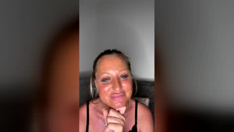 britishcumslut_10 online show from April 16, 10:27 pm