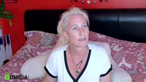 Lady Annabelle Montgomery online show from April 29, 9:50 pm