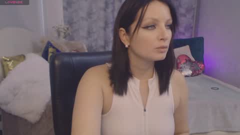 britneybarker online show from August 9, 11:55 am