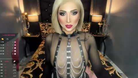 My name is Miss- SAVANNA im a open-minded model with a passion for exploring my sexuality. I love to interact with my viewers online show from September 10, 6:18 pm