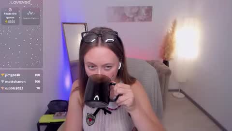 Lady Brooke online show from August 7, 11:38 pm