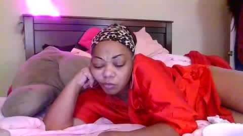 brownroundrenee online show from August 4, 5:43 pm