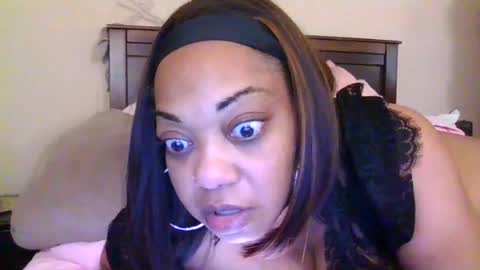 brownroundrenee online show from August 11, 3:03 pm