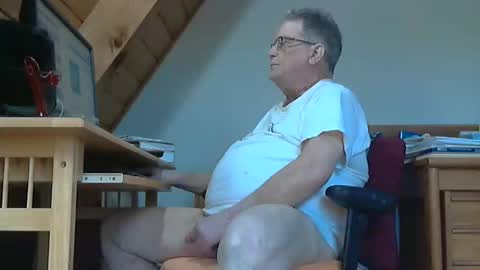 brubar online show from April 26, 5:42 pm