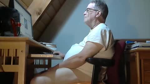 brubar online show from April 30, 4:26 am