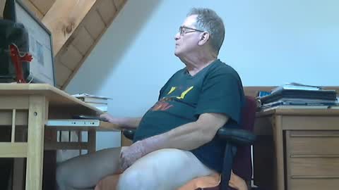 brubar online show from August 5, 3:54 pm