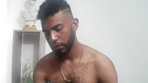 bruce_1111 online show from June 19, 3:45 pm