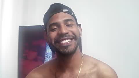 bruce_1111 online show from July 25, 2:54 pm