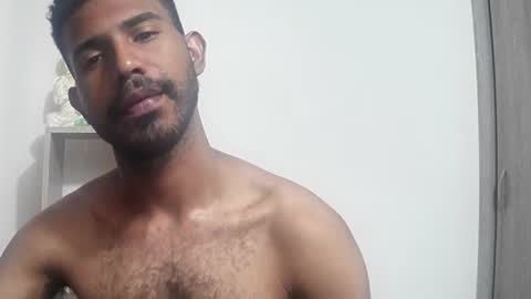 bruce_1111 online show from August 1, 1:28 pm