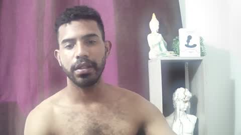 bruce_1111 online show from August 2, 7:43 pm