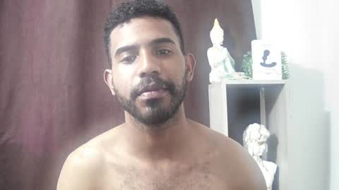 bruce_1111 online show from August 2, 8:49 pm