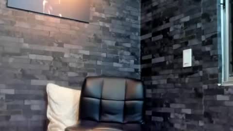 brucedallas online show from August 10, 1:40 am