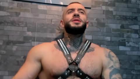 brucedallas online show from August 13, 2:47 am