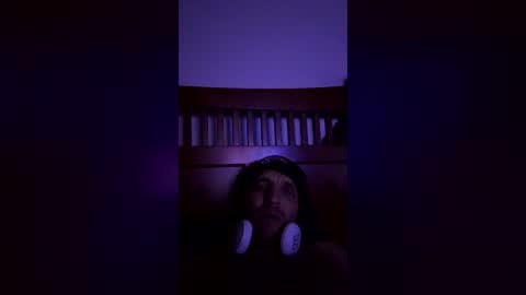 bruisedbones310 online show from June 23, 10:38 am
