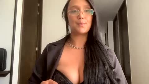 BRUNETTE DIAMOND  online show from July 23, 6:10 pm