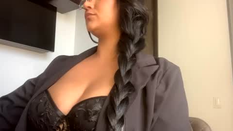 BRUNETTE DIAMOND  online show from August 5, 2:04 pm
