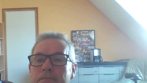 bruno5629 online show from May 25, 9:00 am