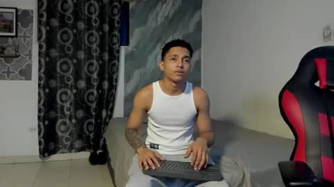 bruno_snow online show from August 13, 3:53 am