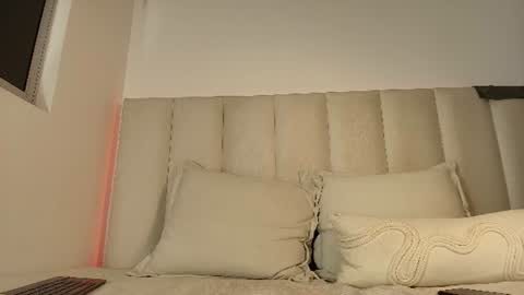 bry_alx online show from August 9, 7:31 am
