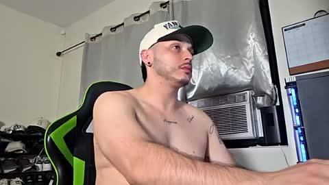 bryanncan01 online show from August 2, 3:13 am